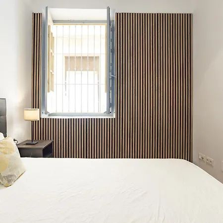 Stylish 2 Bedroom With Patio *