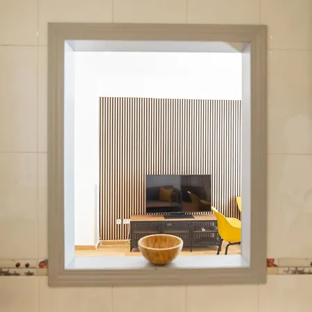 Stylish 2 Bedroom With Patio *