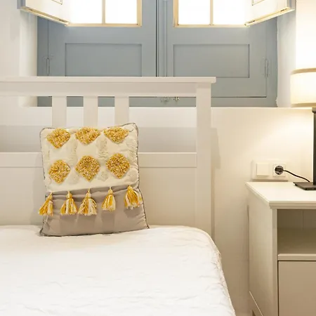 Stylish 2 Bedroom With Patio Daire