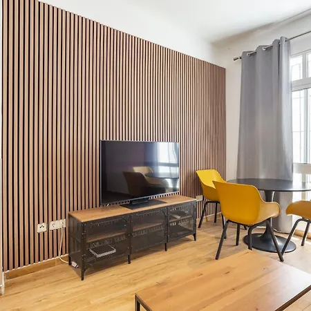Stylish 2 Bedroom With Patio 公寓