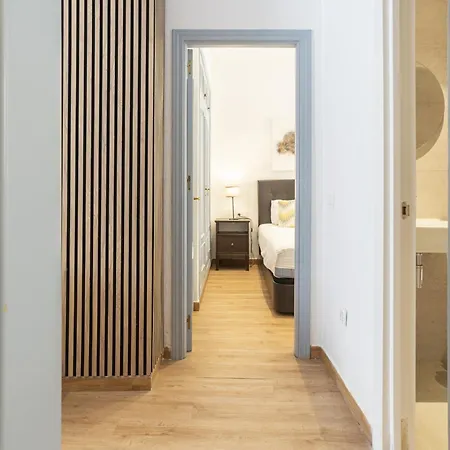 Daire Stylish 2 Bedroom With Patio *