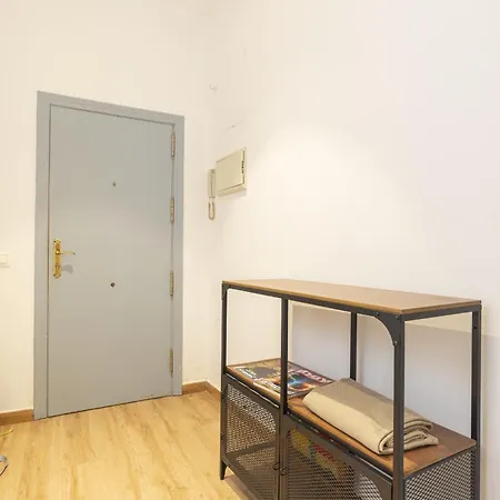 Stylish 2 Bedroom With Patio