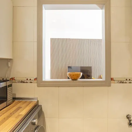 Stylish 2 Bedroom With Patio 公寓 *