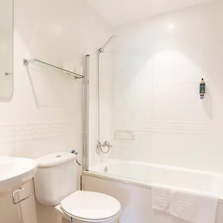 Stylish 2 Bedroom With Patio Apartment Malaga