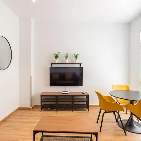Stylish 2 Bedroom With Patio * Malaga