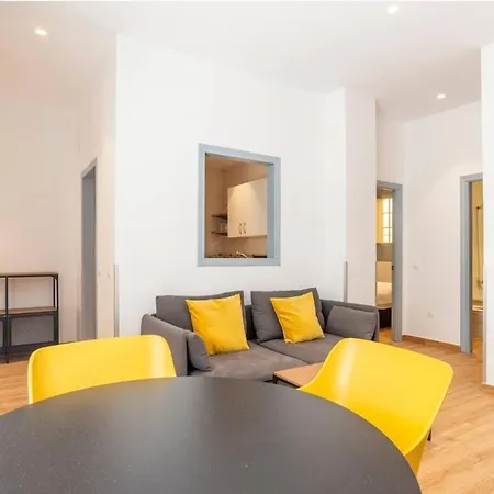 Apartment Stylish 2 Bedroom With Patio Malaga