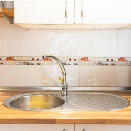 Stylish 2 Bedroom With Patio Apartment