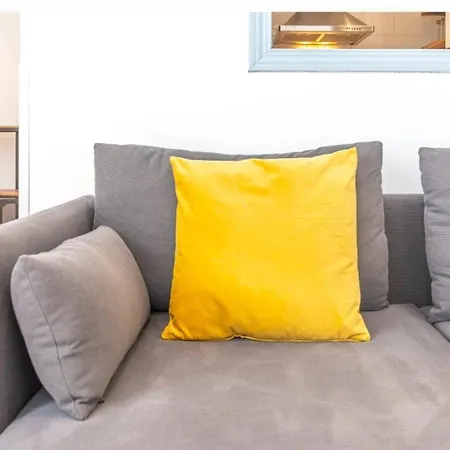 Apartment Stylish 2 Bedroom With Patio
