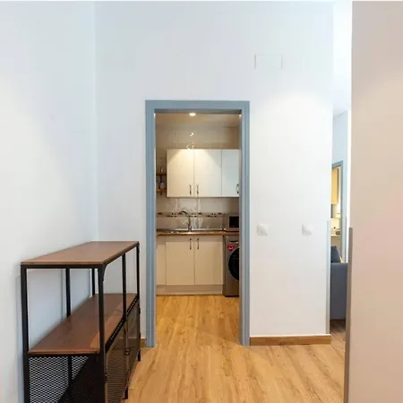 Stylish 2 Bedroom With Patio *