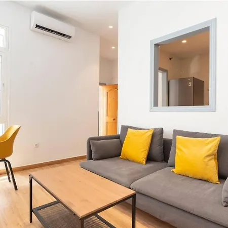 Stylish 2 Bedroom With Patio Malaga