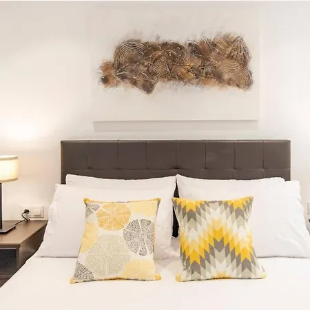 Stylish 2 Bedroom With Patio Apartment Malaga