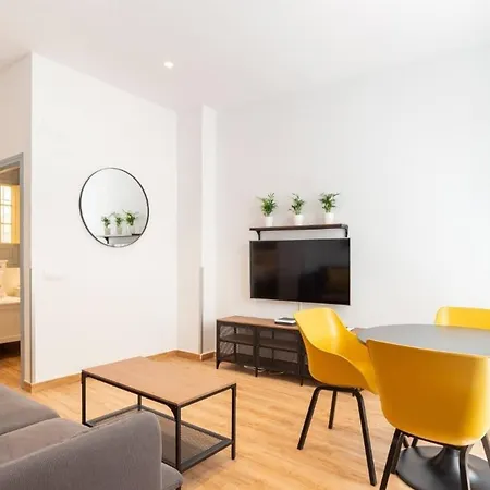 Stylish 2 Bedroom With Patio *