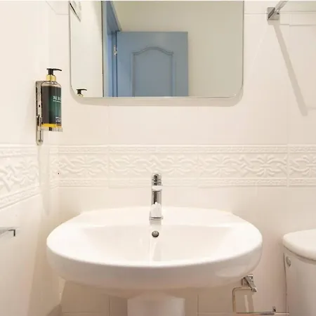 Stylish 2 Bedroom With Patio Apartment