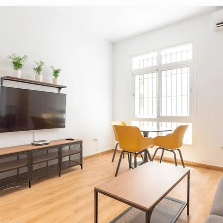 Stylish 2 Bedroom With Patio Apartment Malaga