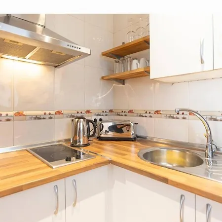 Apartment Stylish 2 Bedroom With Patio Malaga